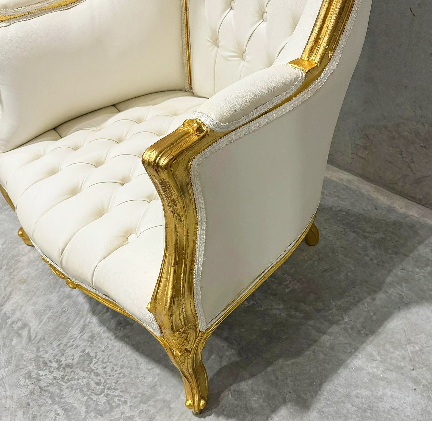 Balloon Chair French Style Off-White Velvet High-Back Canopy Lacquer Chair