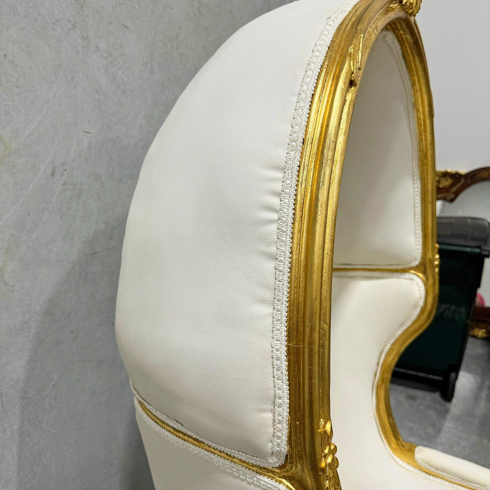 Balloon Chair French Style Off-White Velvet High-Back Canopy Lacquer Chair