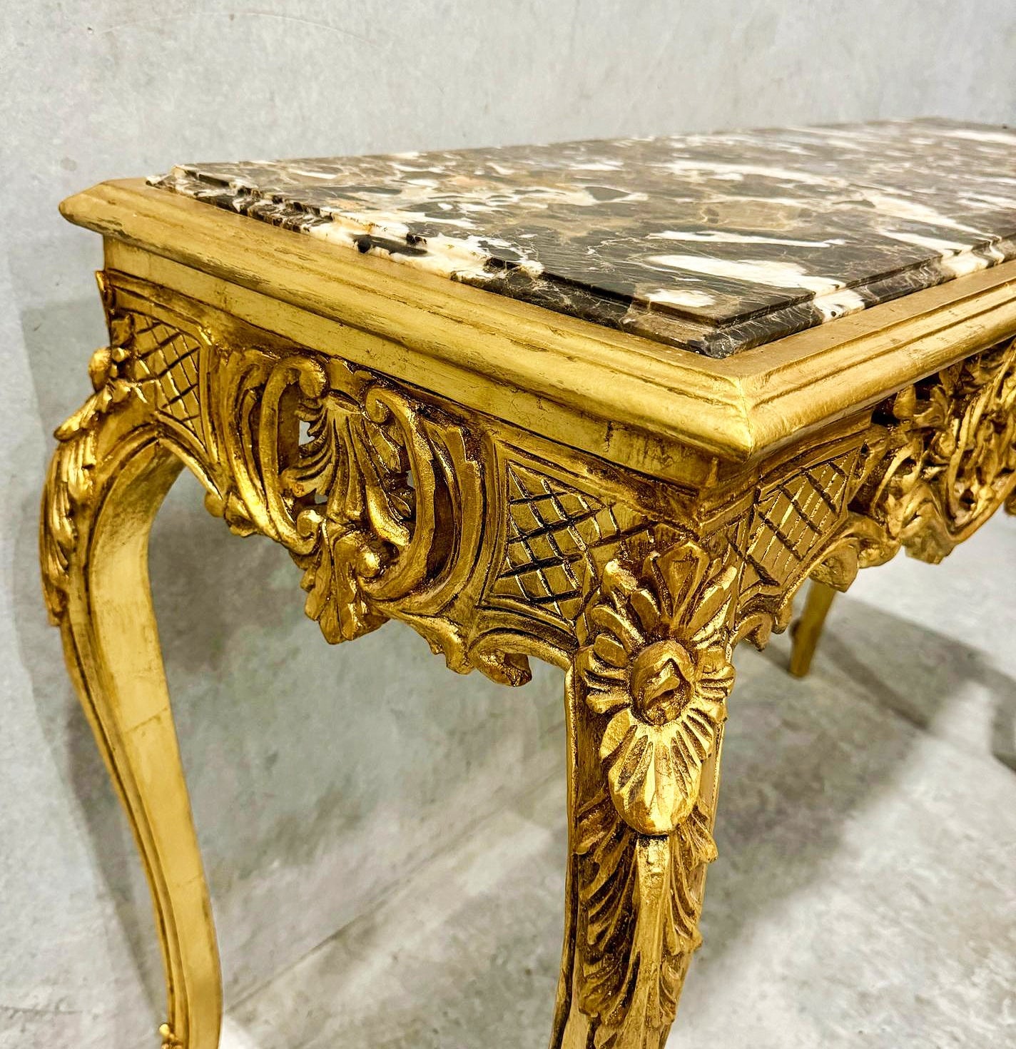 Luxury Baroque Console Table – Gold Leaf Finish with Carvings & Marble Top