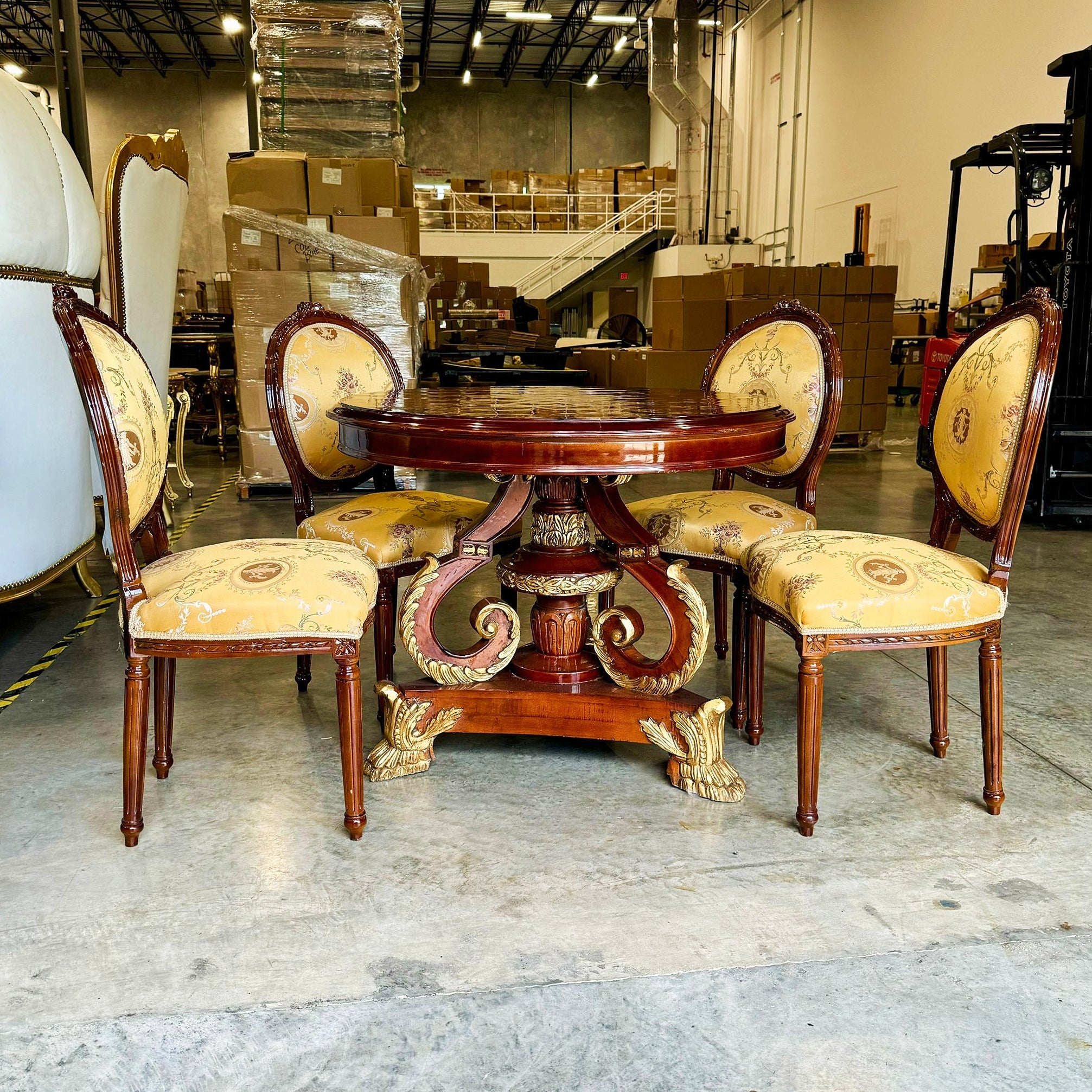 Dining SET French Style *5 Pieces* Dining Room *4 Chairs and a Dining Table*