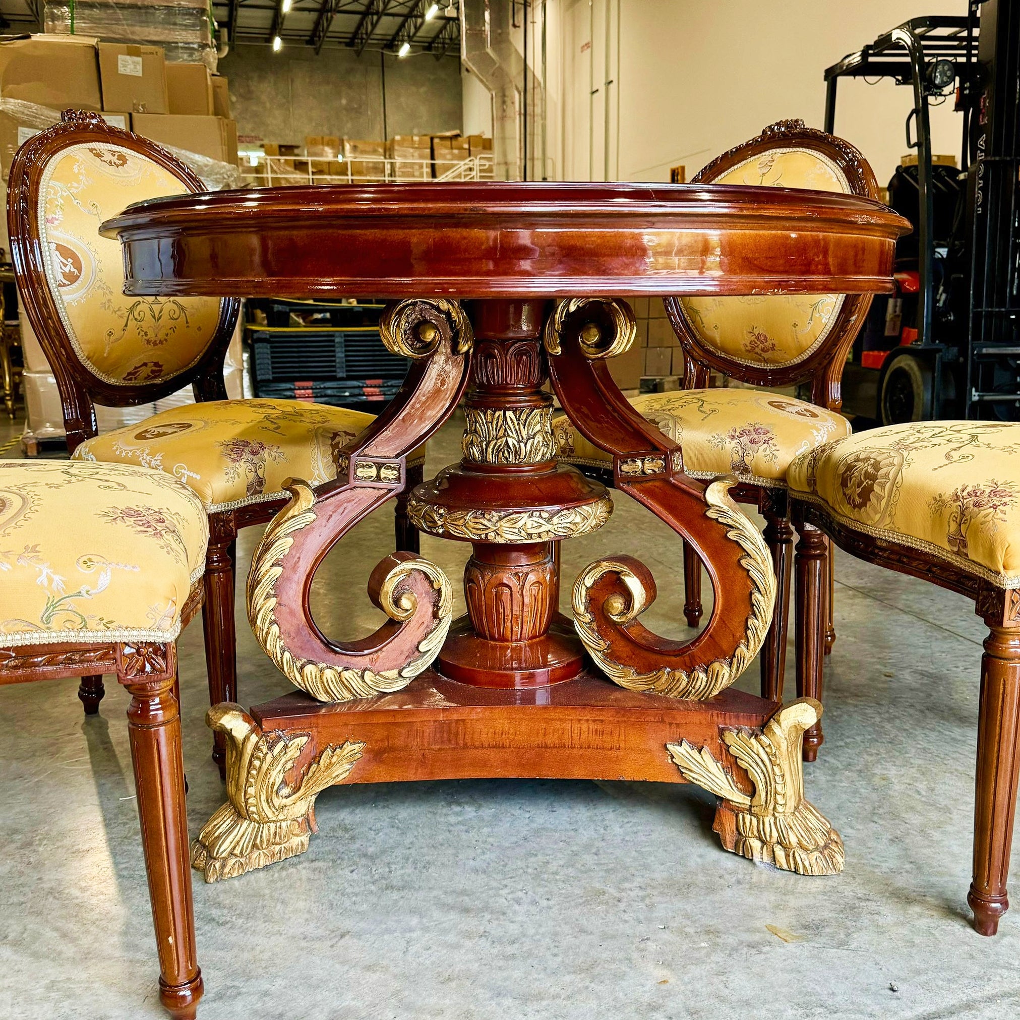 Dining SET French Style *5 Pieces* Dining Room *4 Chairs and a Dining Table*