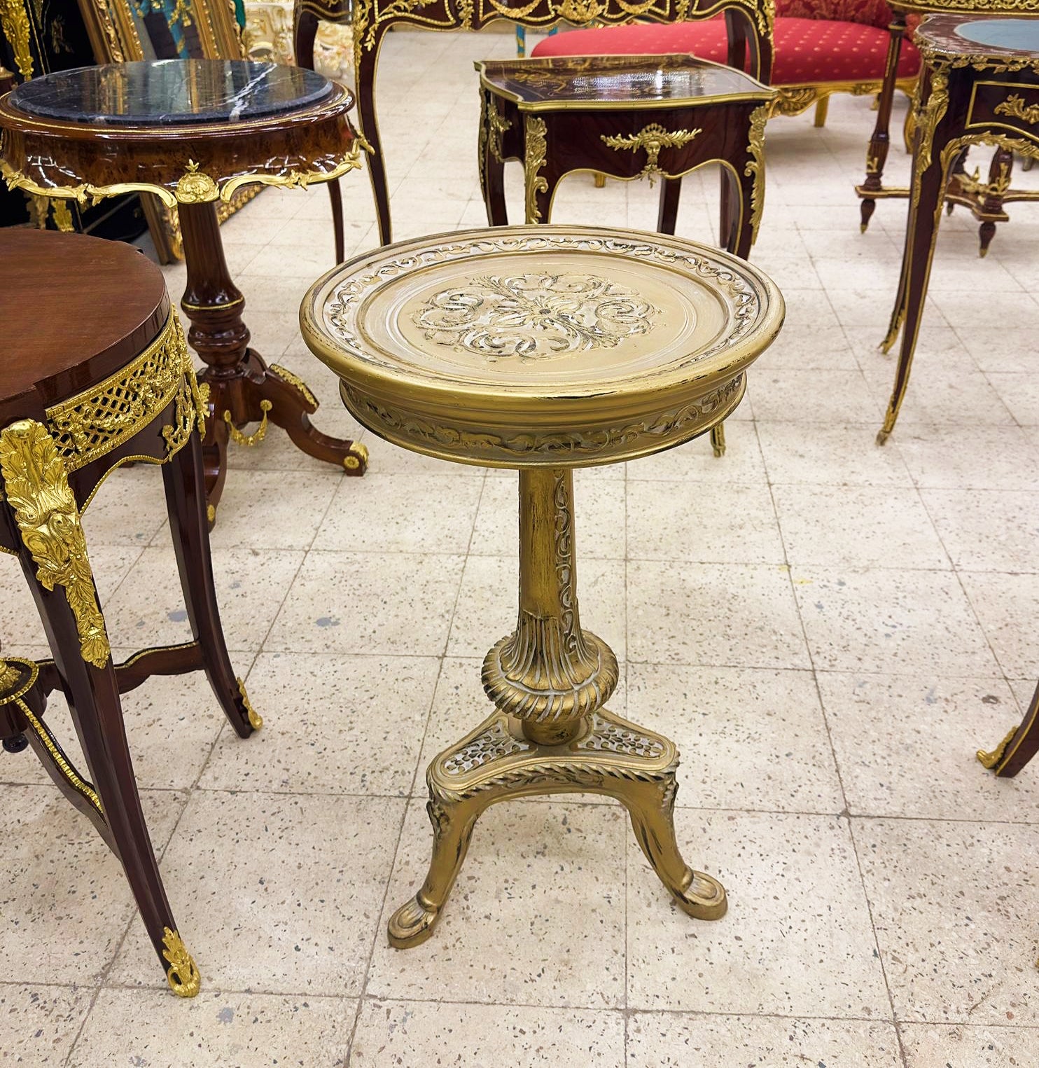 Golden Side Table French Style Round Gold Leaf Details Furniture