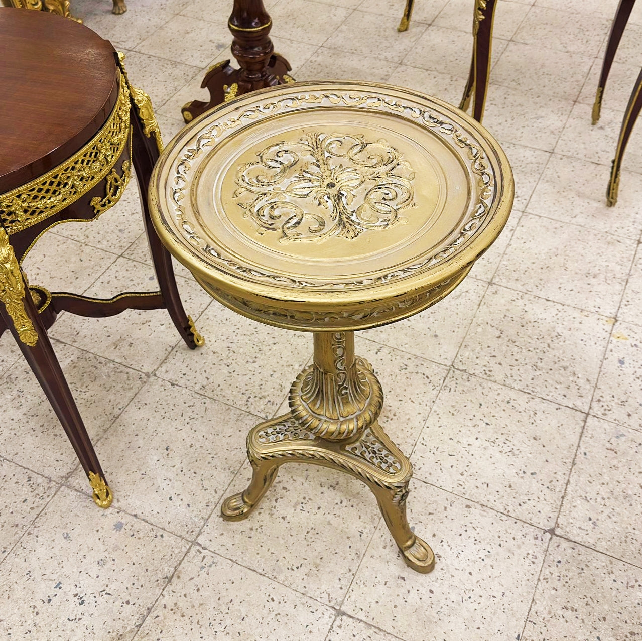 Golden Side Table French Style Round Gold Leaf Details Furniture