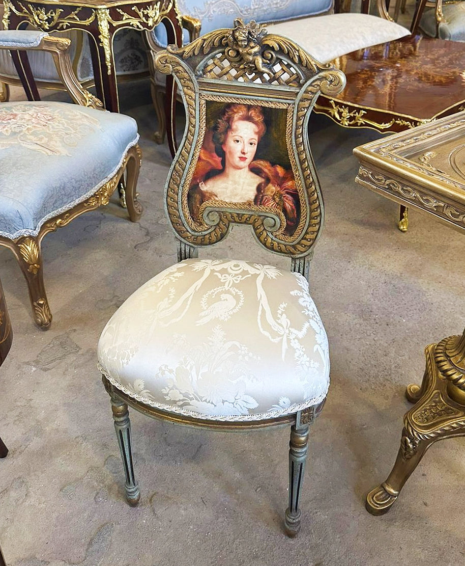 Victorian-Inspired Chair Featuring Woman’s Face Artwork – Artistic Design