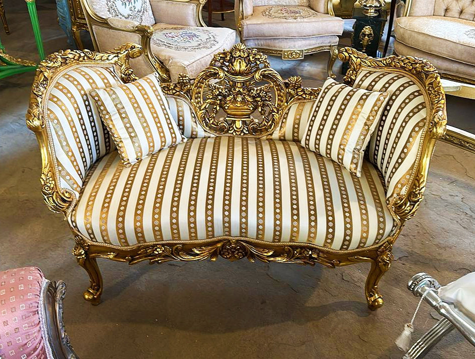Elegant French Settee – Gold and Off-White Upholstery & Gold Leaf Accents