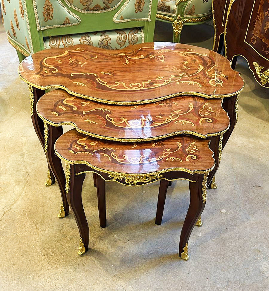French Style Brown Nesting Tables Wood Gold Set of 3 Louis XV