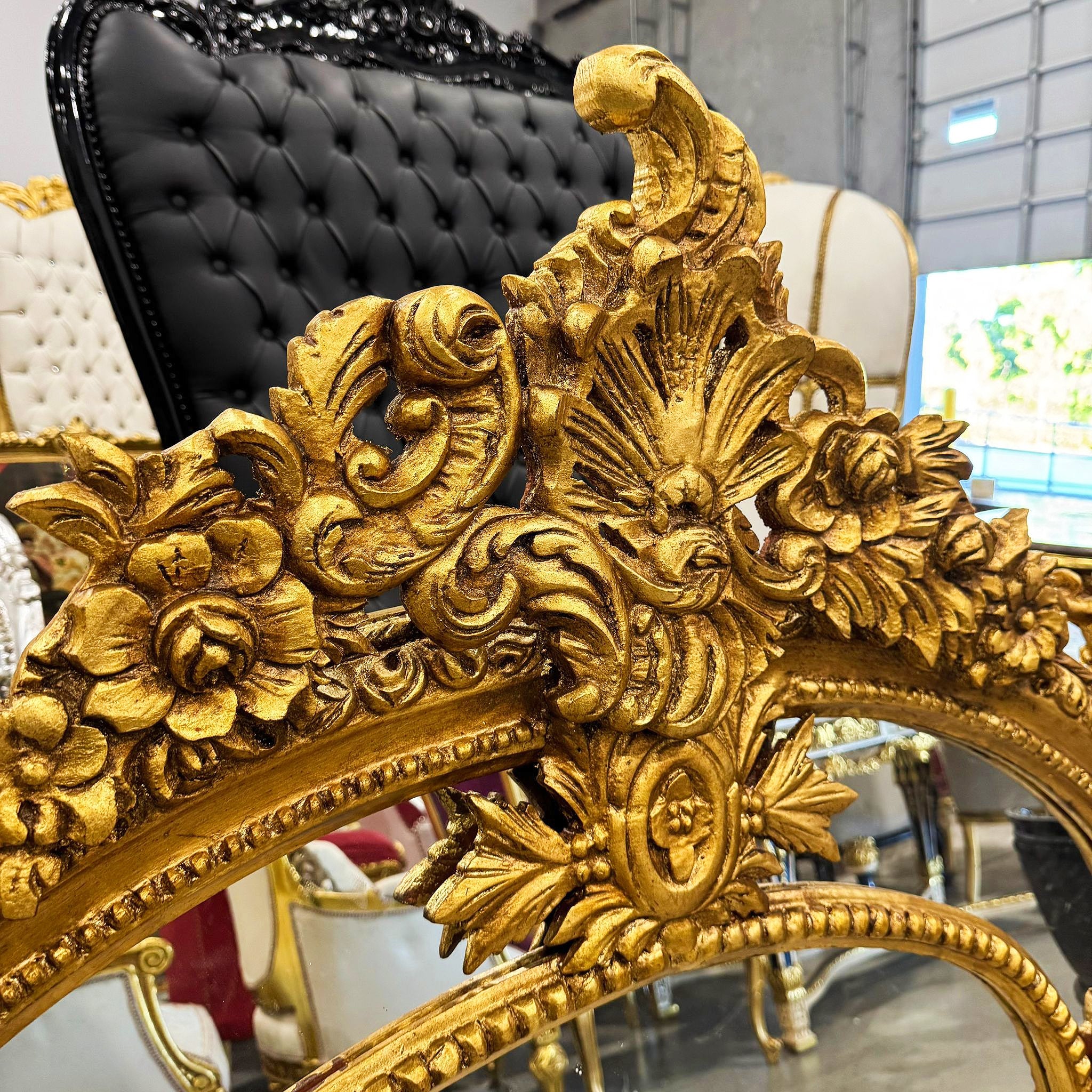 Golden Oval Mirror Wall Mirror French-Italian Style in Gold Leaf