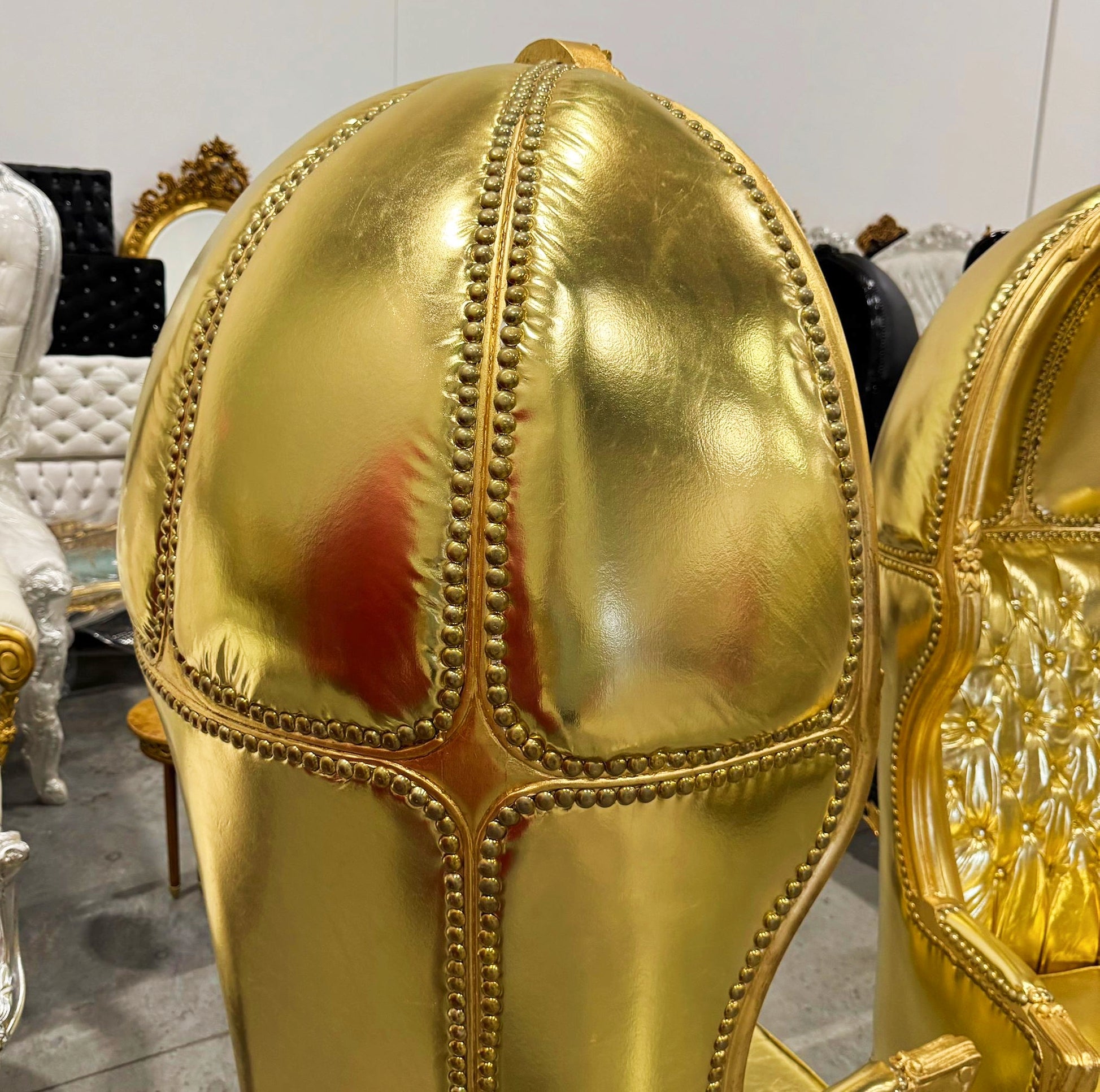 Balloon Chair French Style Golden High-Back Canopy Lacquer Chair
