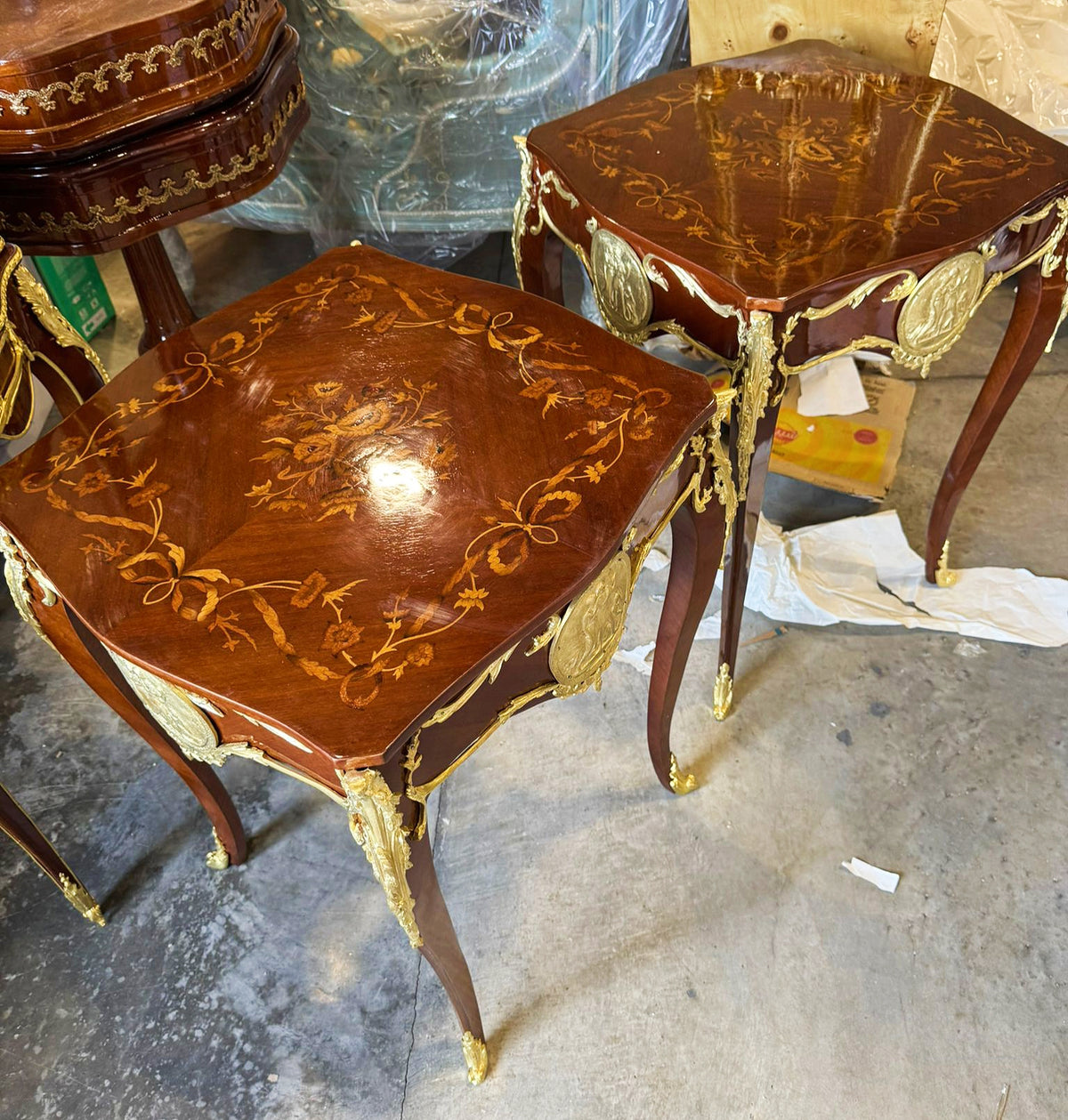 French Louis XV Style Side Table – Rich Wood Finish with Ornate Gold Leaf Mounts & Medallion Details