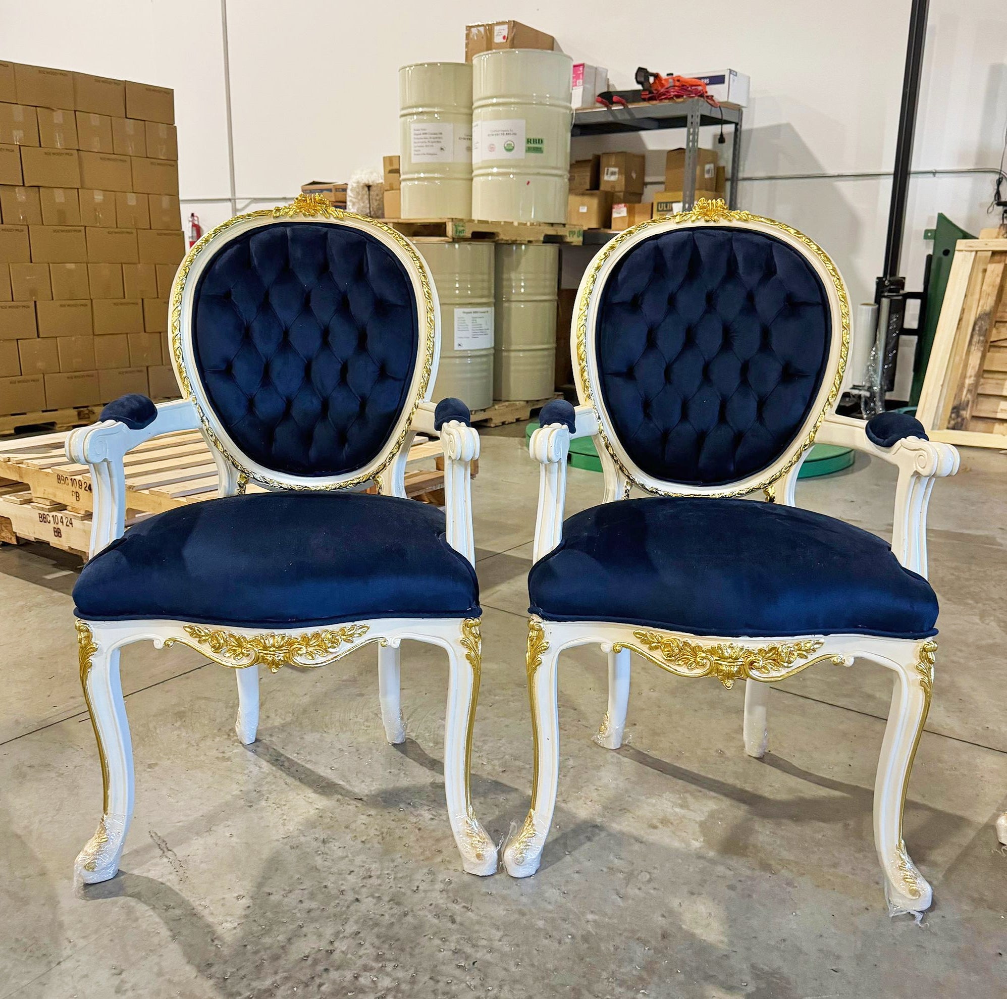 French Rococo Style Tufted Blue Velvet Chair – Gold Baroque Details