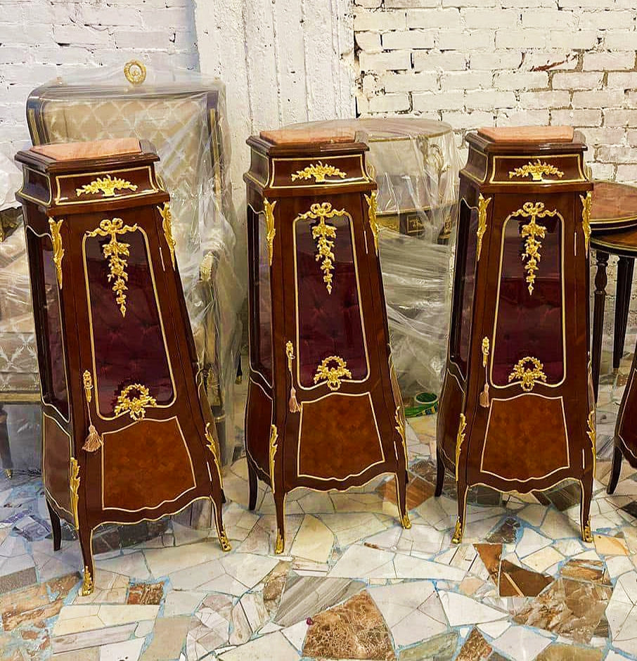 Inlaid Display Cabinet French Style – Brown Vitrine with Gold Leaf Details
