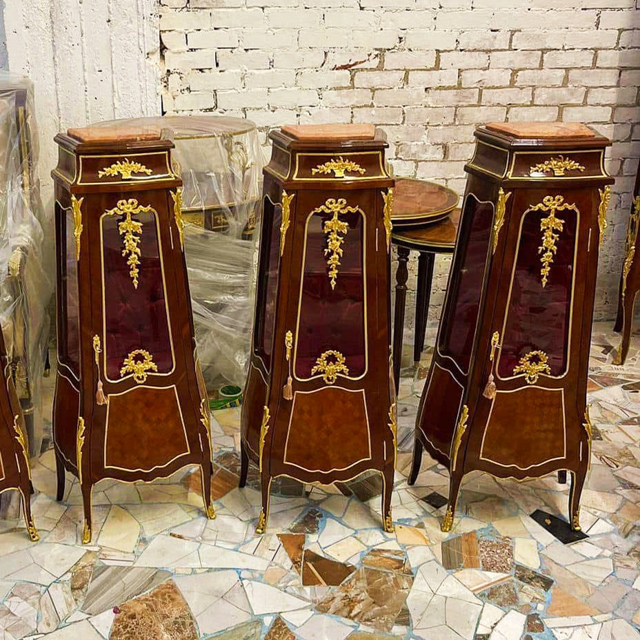 Inlaid Display Cabinet French Style – Brown Vitrine with Gold Leaf Details