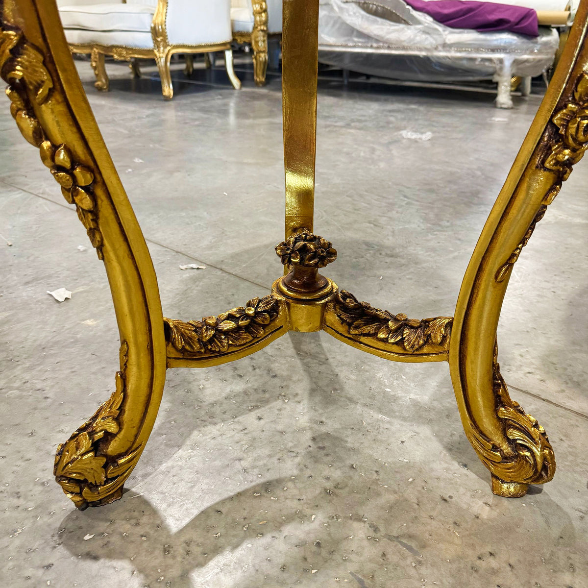 French-Style Gilded Side Table – Beige Marble Top with Gold Leaf Floral Details