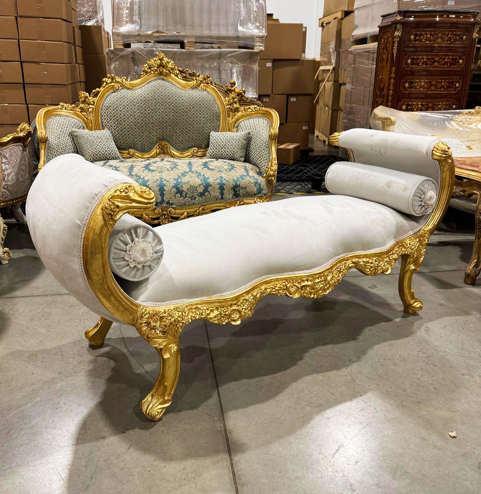 Baroque Style Light Gray Velvet Bench Interior Deisgn Furniture