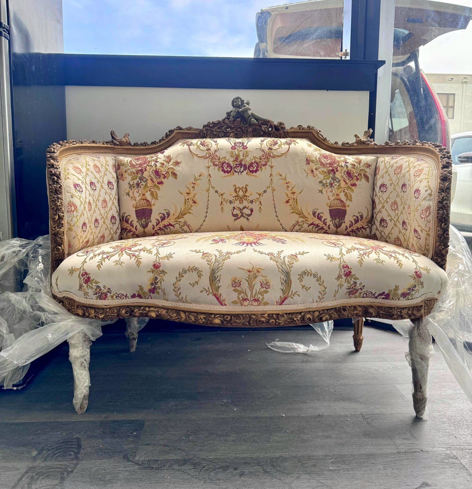 French Baroque Style Beige  Sofa – Gold Leaf Details & Damask Upholstery