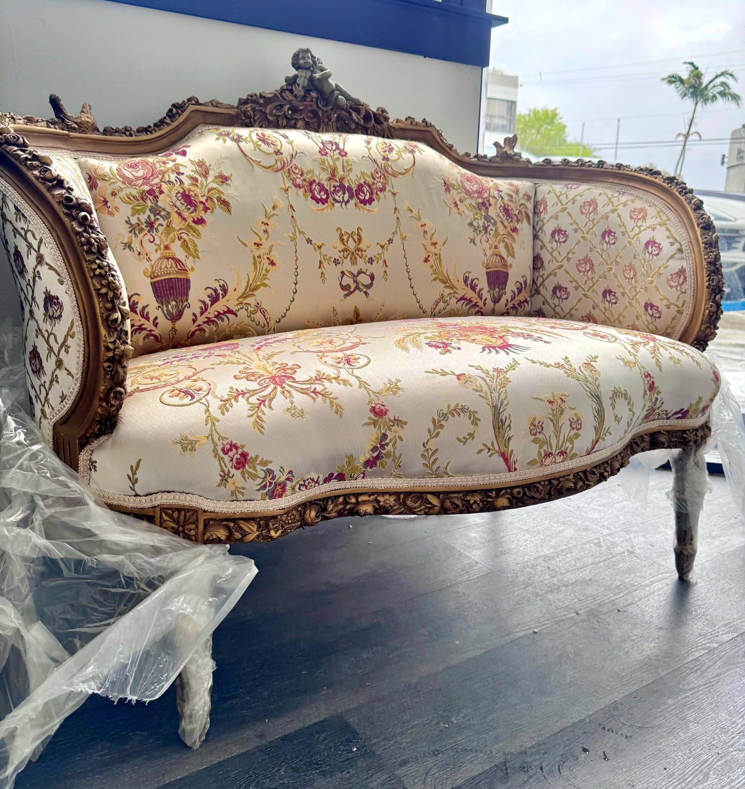 French Baroque Style Beige  Sofa – Gold Leaf Details & Damask Upholstery