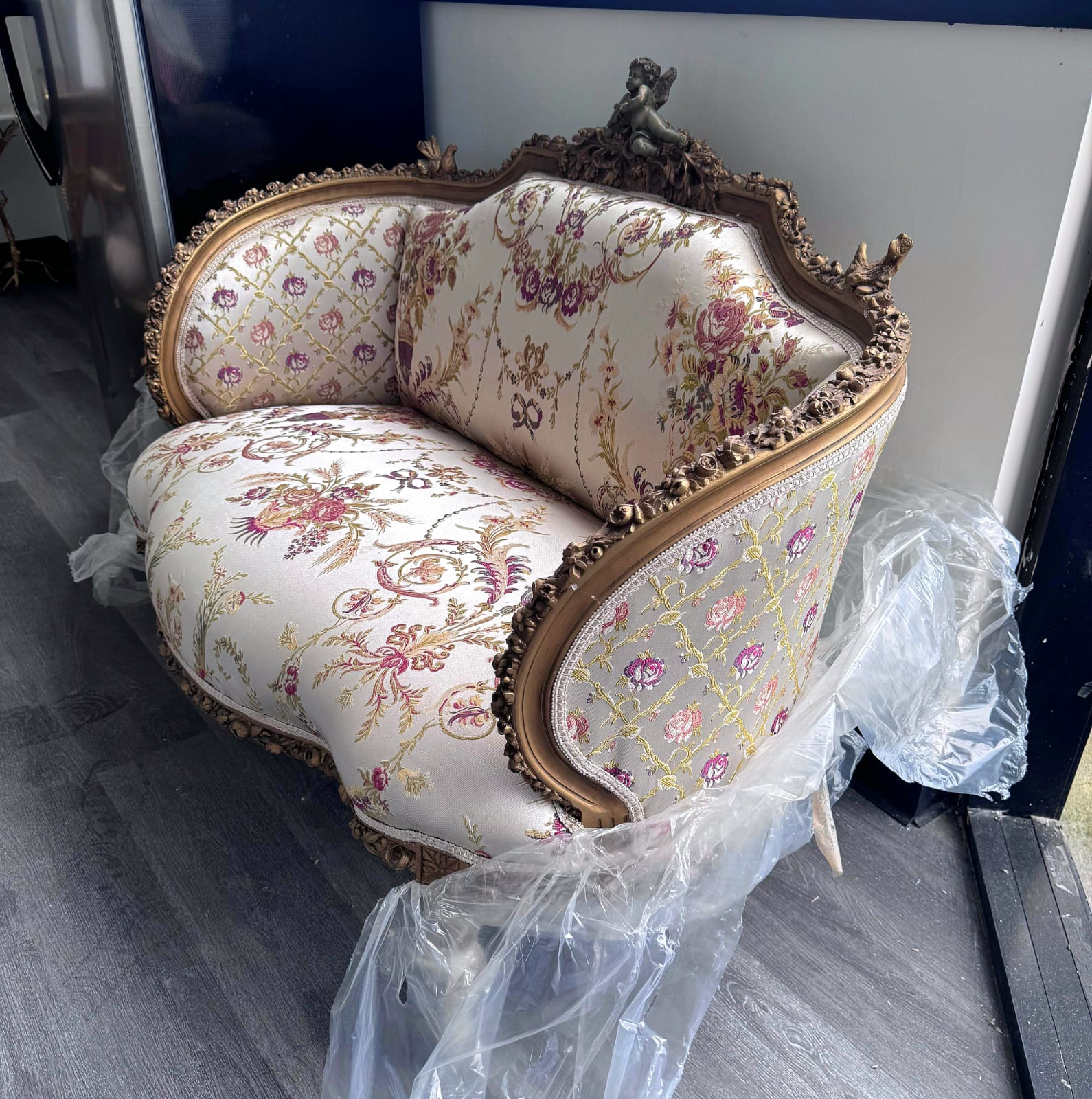 French Baroque Style Beige  Sofa – Gold Leaf Details & Damask Upholstery