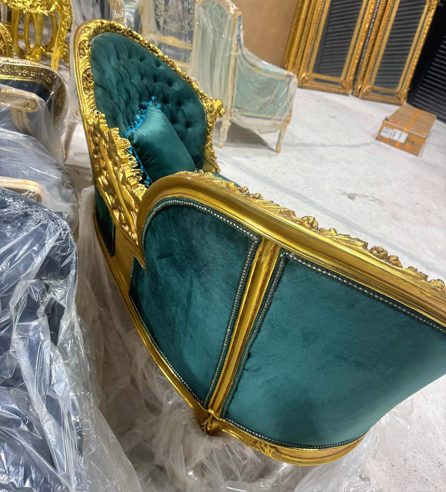 French Baroque Style Settee – Green Forest Velvet Tufted Sofa with Gold Leaf Frame