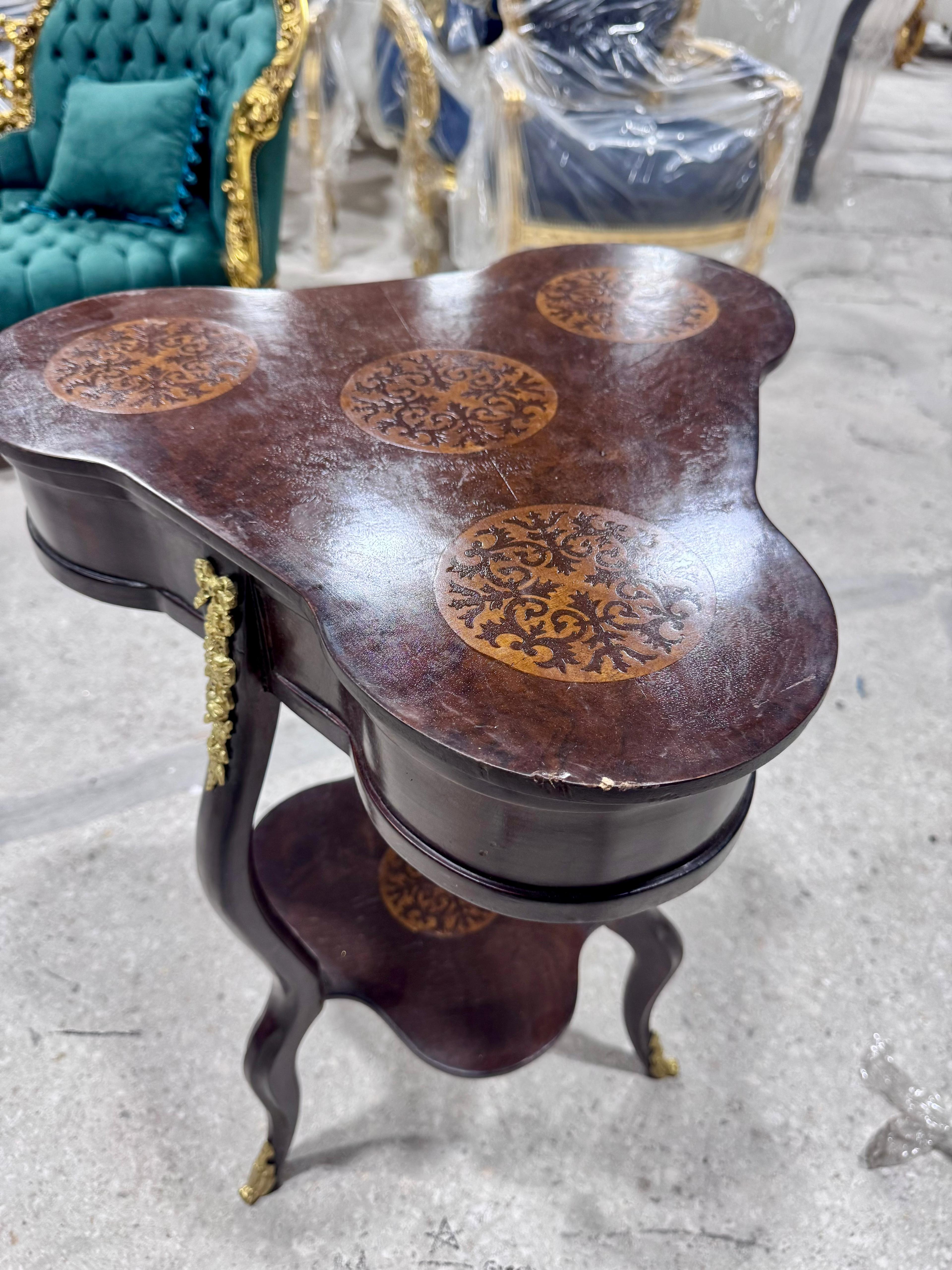 Louis XV Style French Trefoil Side Table – Wood with Gold Accents, Elegant Design