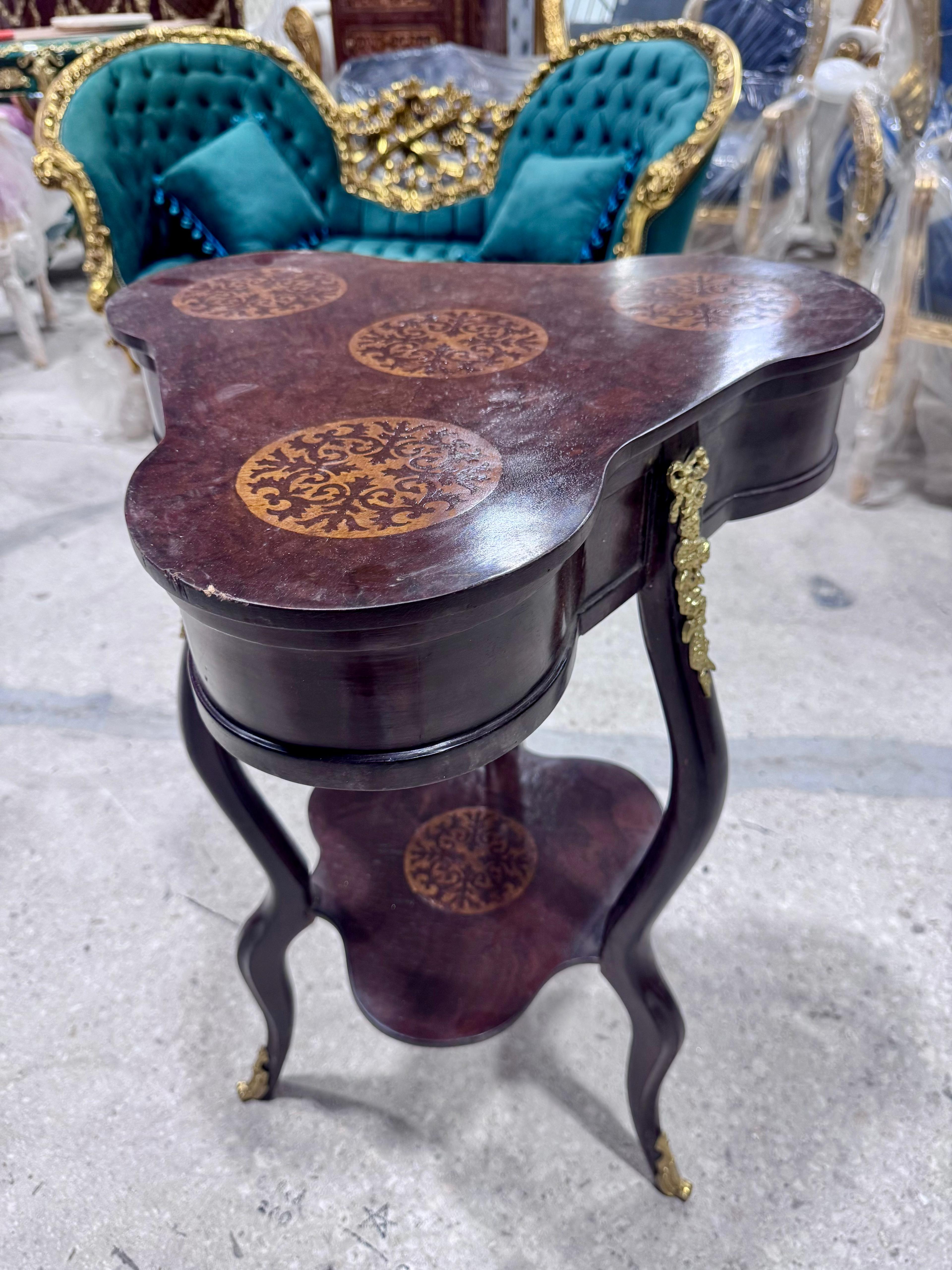 Louis XV Style French Trefoil Side Table – Wood with Gold Accents, Elegant Design
