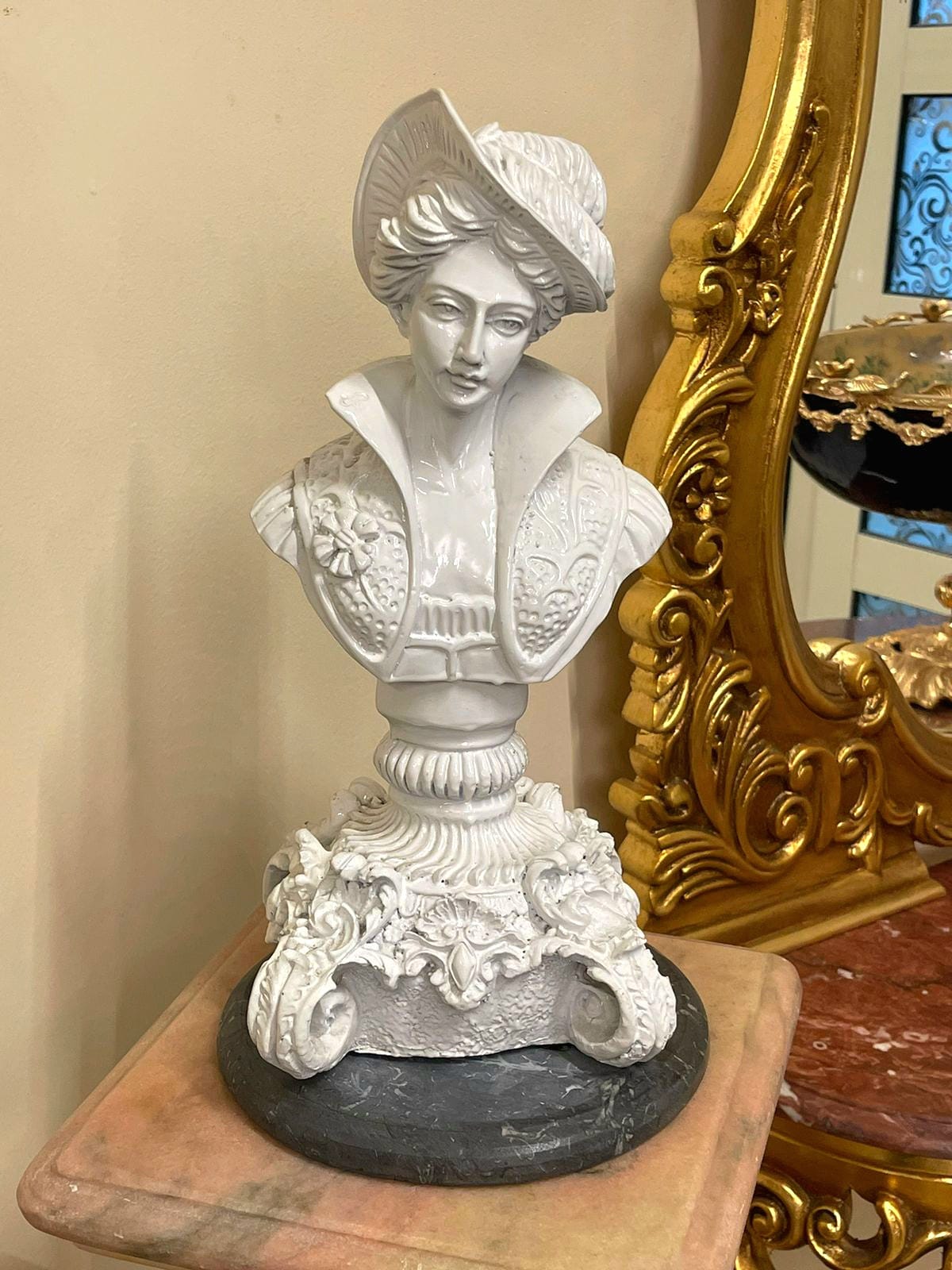 French Rococo Lady Bust Sculpture – Elegant Decorative Accent