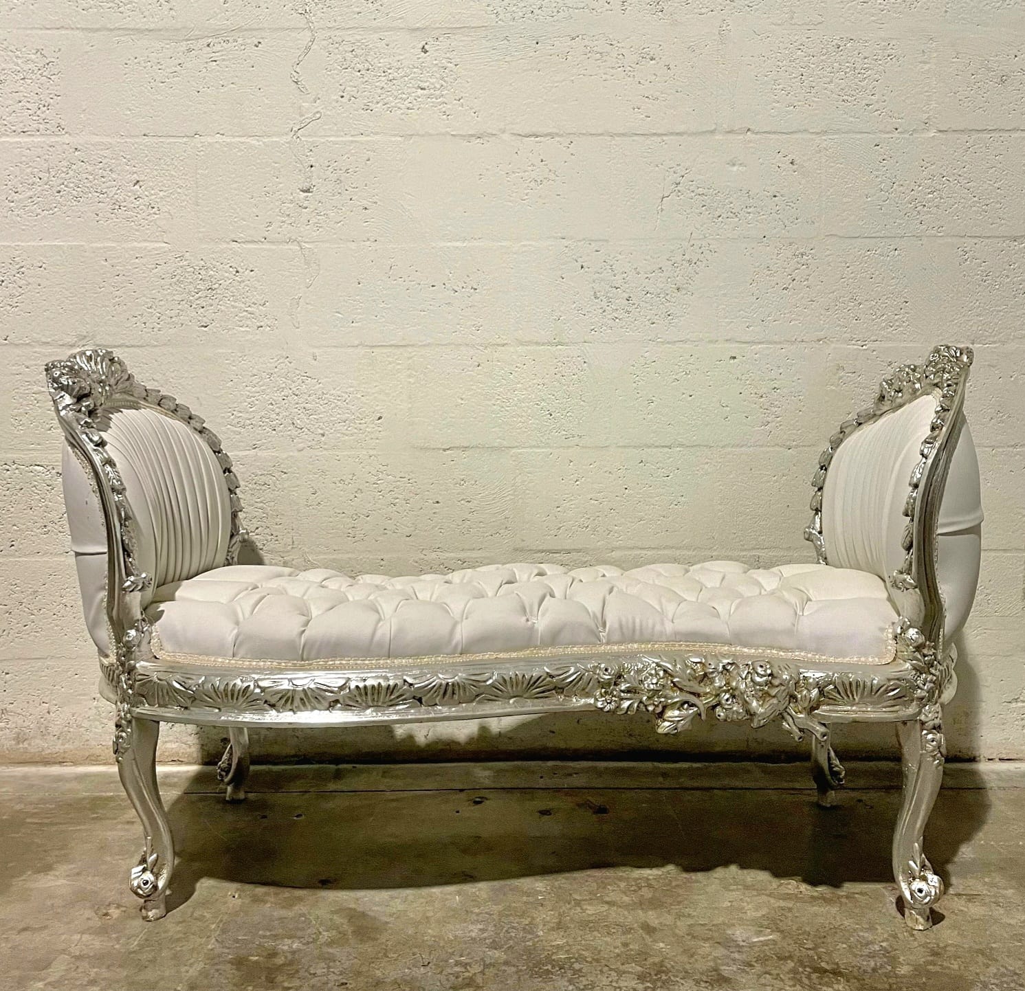 Antique French Marquis Tufted Bench – White Leather Upholstery with Silver Leaf Details
