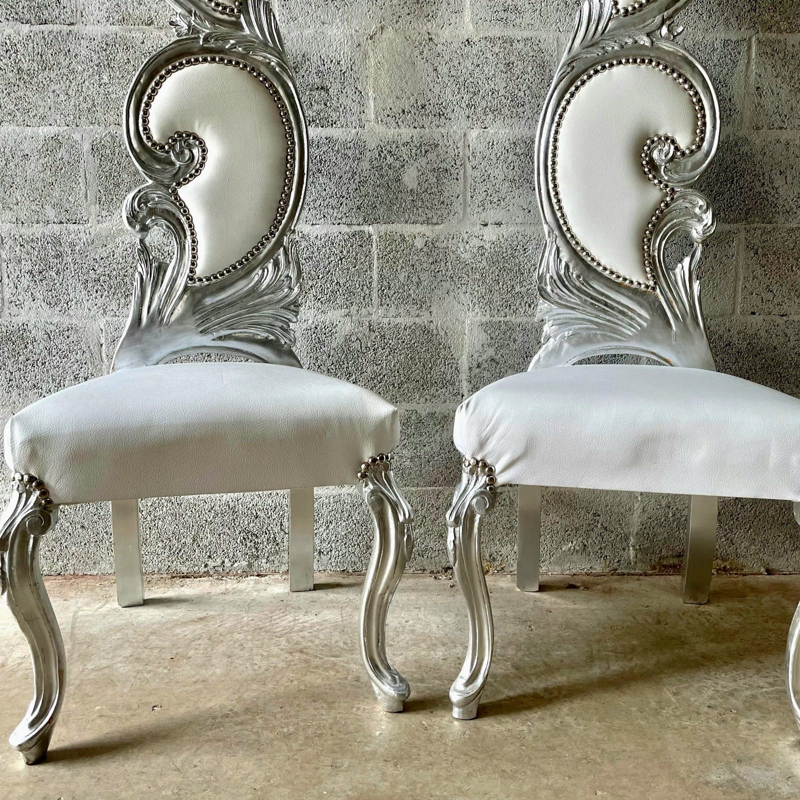 French Style Art Chair – White Leather Upholstery with Silver Leaf Detailing