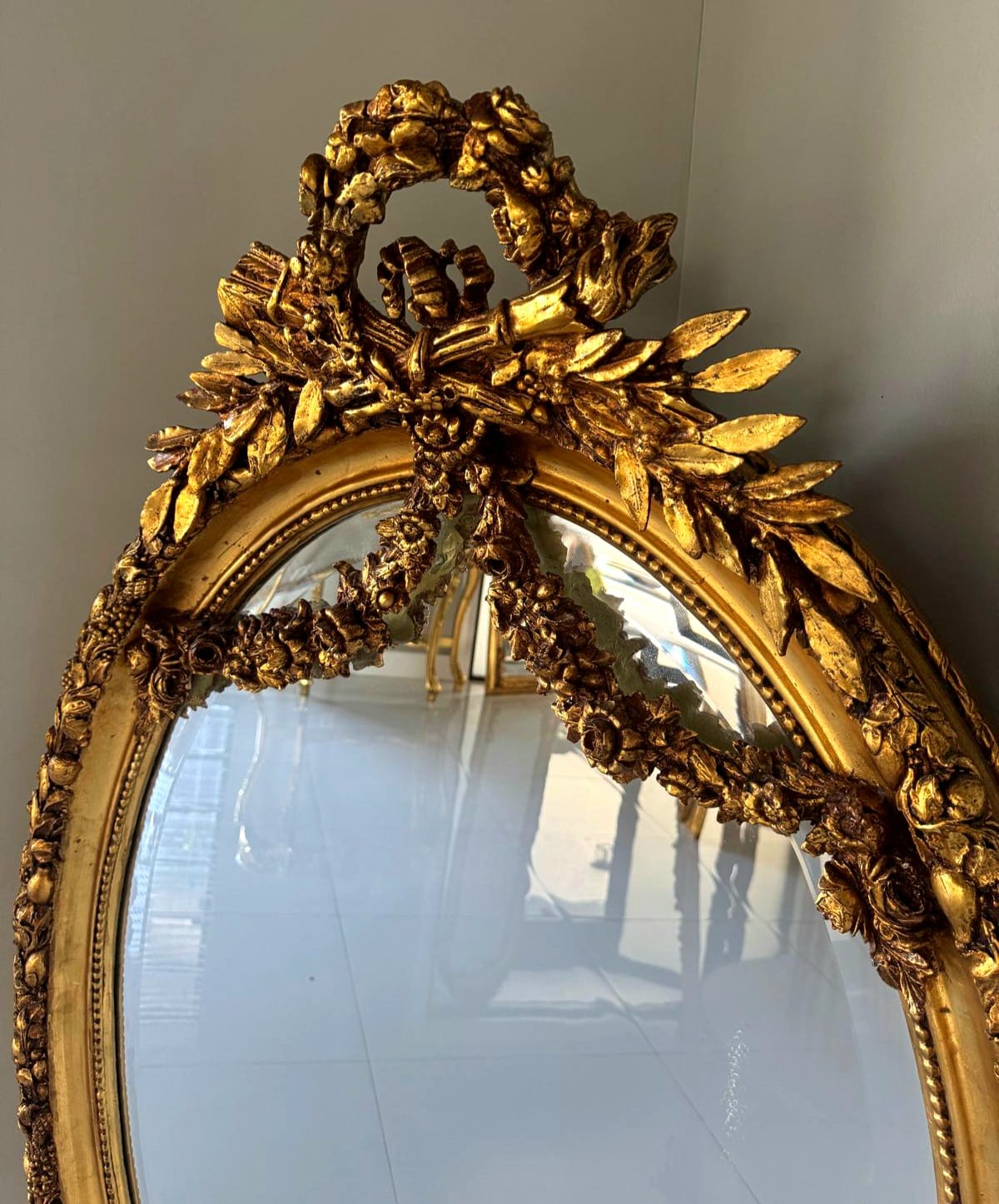 Italian Oval Wall Mirror – Gold Leaf Frame with Flowers