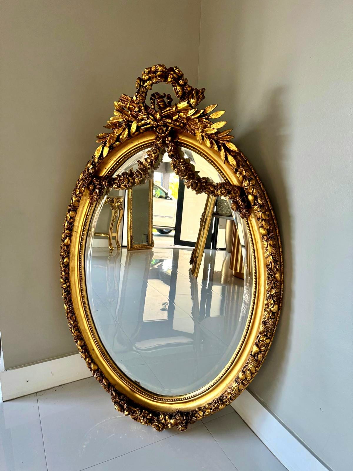 Italian Oval Wall Mirror – Gold Leaf Frame with Flowers