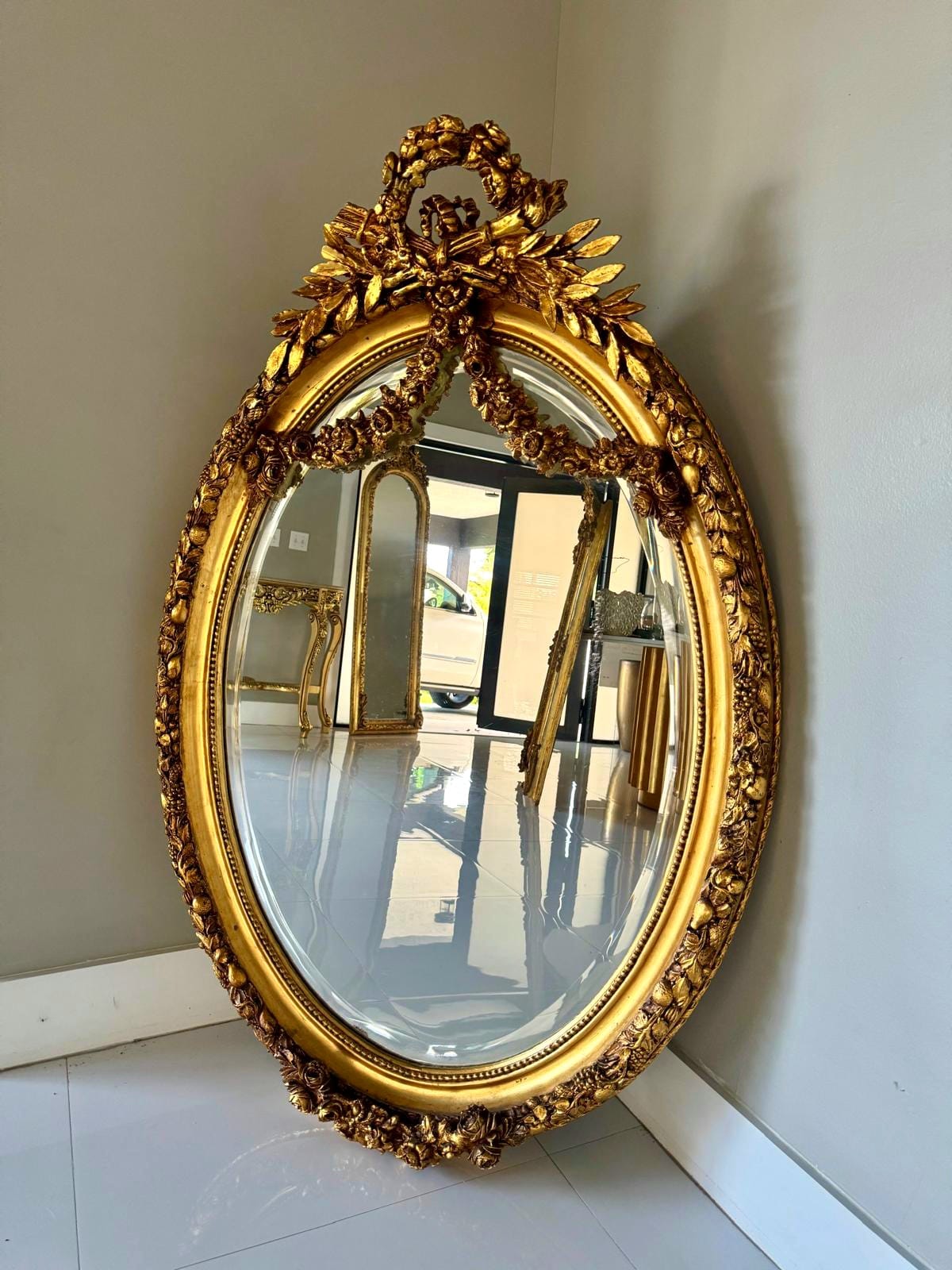 Italian Oval Wall Mirror – Gold Leaf Frame with Flowers