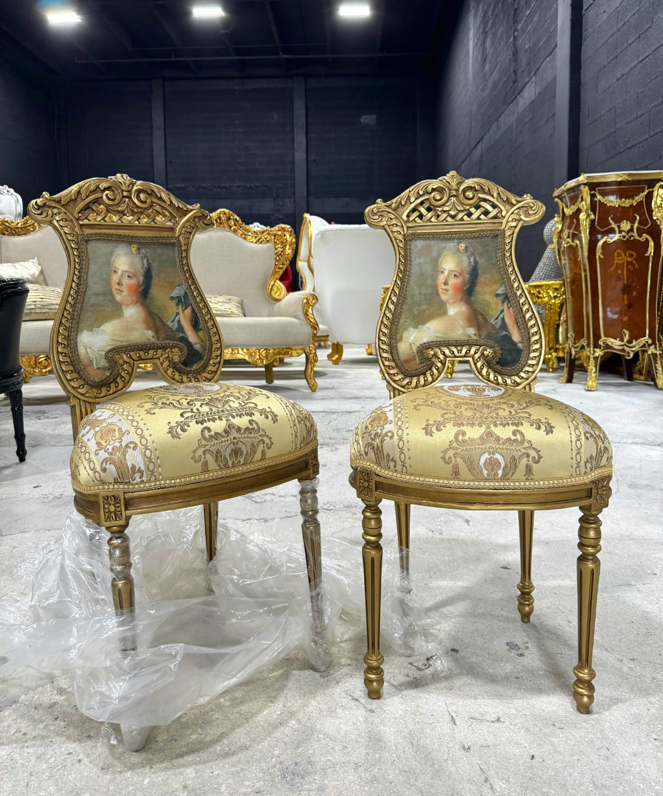 French Rococo Gold Throne Chair with Lady Portrait – Luxurious Baroque Statement Piece