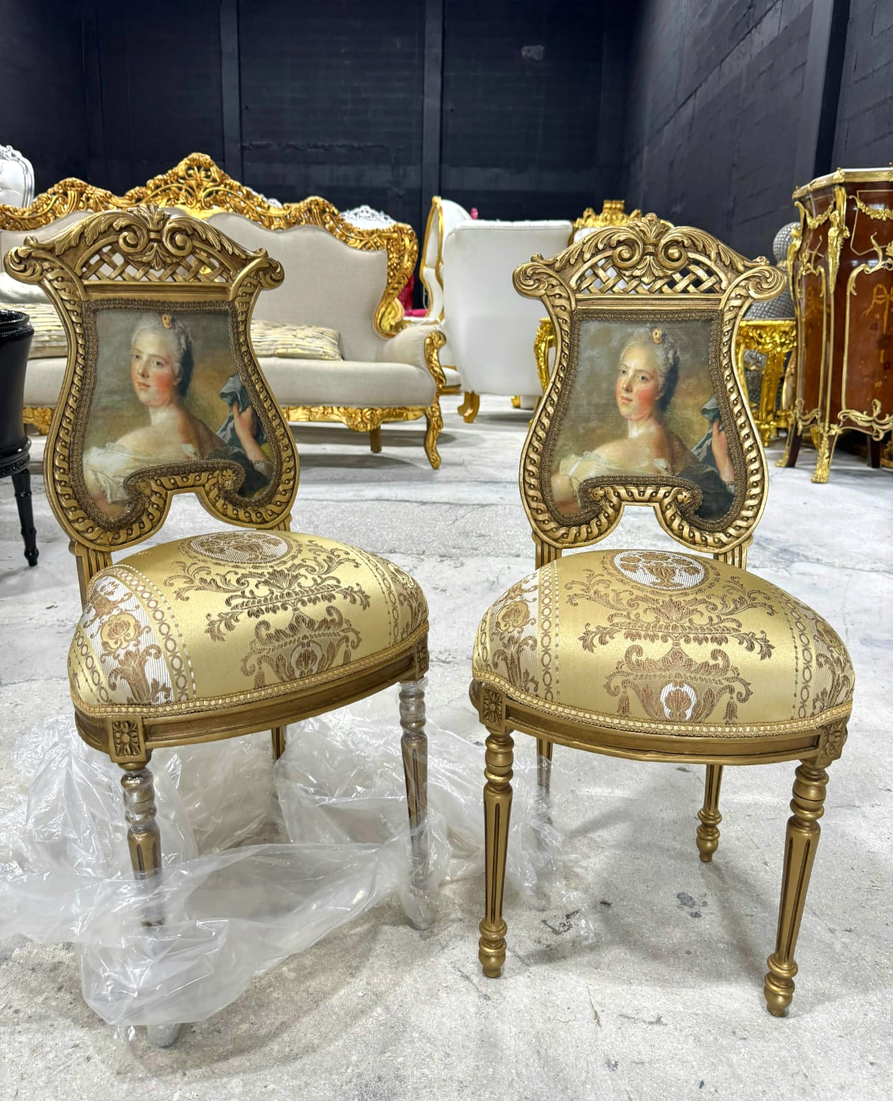 French Rococo Gold Throne Chair with Lady Portrait – Luxurious Baroque Statement Piece
