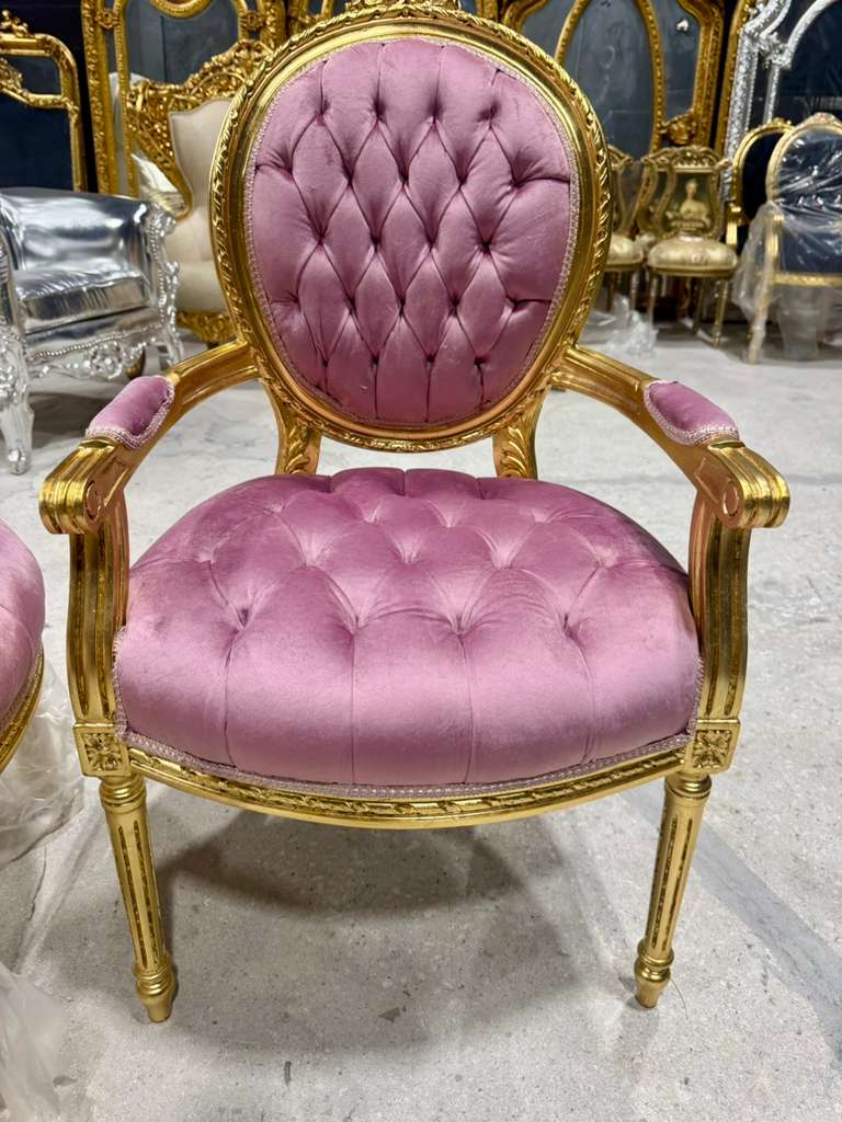 French Rococo Baroque Pink Velvet Chair with Gold Leaf Details French Rococo Pink Velvet Accent Chair – Tufted Seat & Back, Handcrafted Gold Leaf Baroque Luxury Seating
