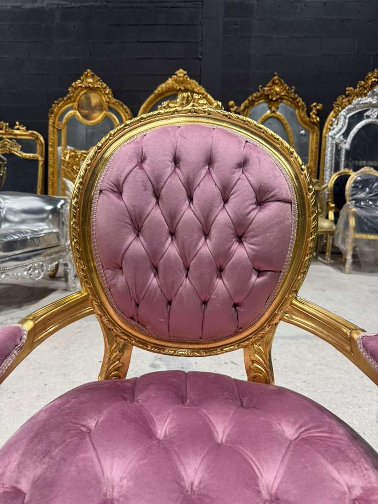 French Rococo Baroque Pink Velvet Chair with Gold Leaf Details French Rococo Pink Velvet Accent Chair – Tufted Seat & Back, Handcrafted Gold Leaf Baroque Luxury Seating