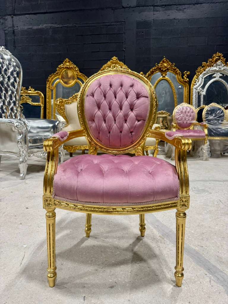 French Rococo Baroque Pink Velvet Chair with Gold Leaf Details French Rococo Pink Velvet Accent Chair – Tufted Seat & Back, Handcrafted Gold Leaf Baroque Luxury Seating