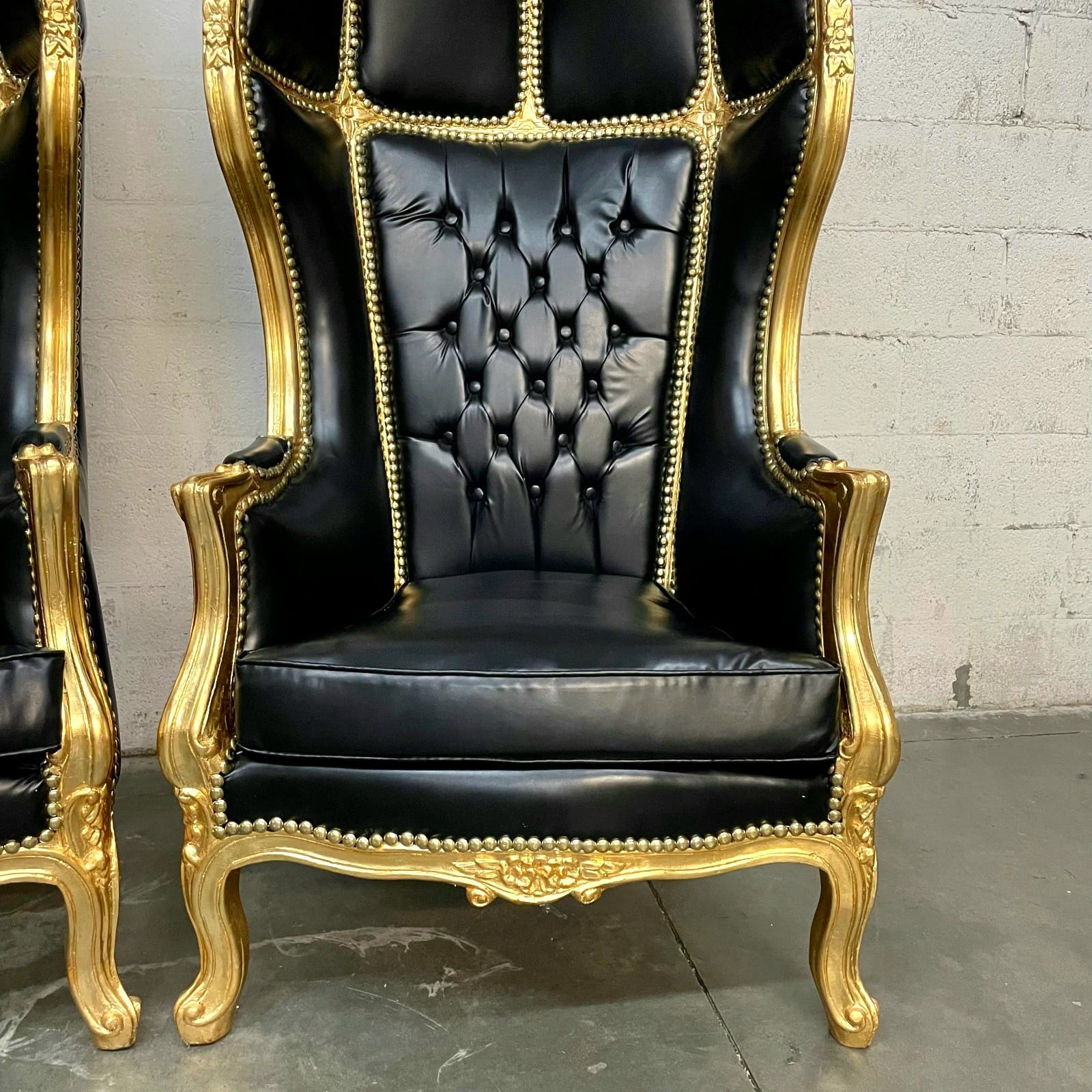 Balloon Chair French Style Black Leather High-Back Canopy Lacquer Chair
