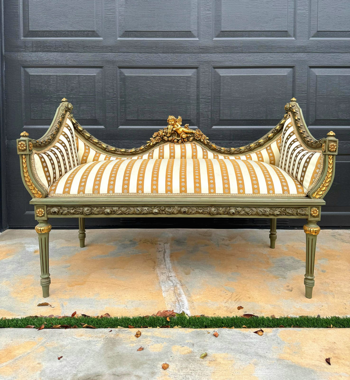 Antique French Style Golden Settee – Damask Upholstery with Gold Leaf Details