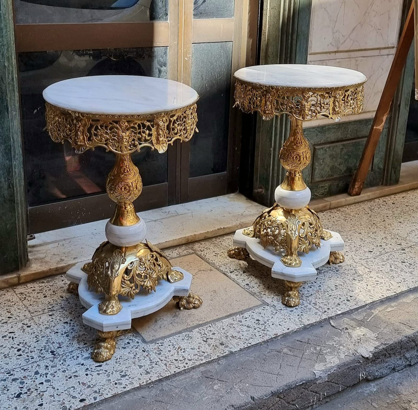 French White Marble Side Table – Gold Leaf & Bronze Details, Rococo Accent Table