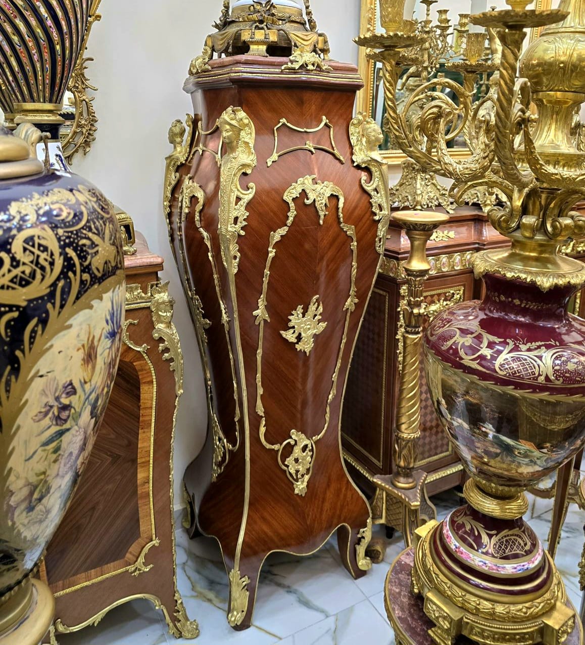Rococo Style Pedestal Column – Multicolor Marble Top with Bronze & Gold Leaf Details