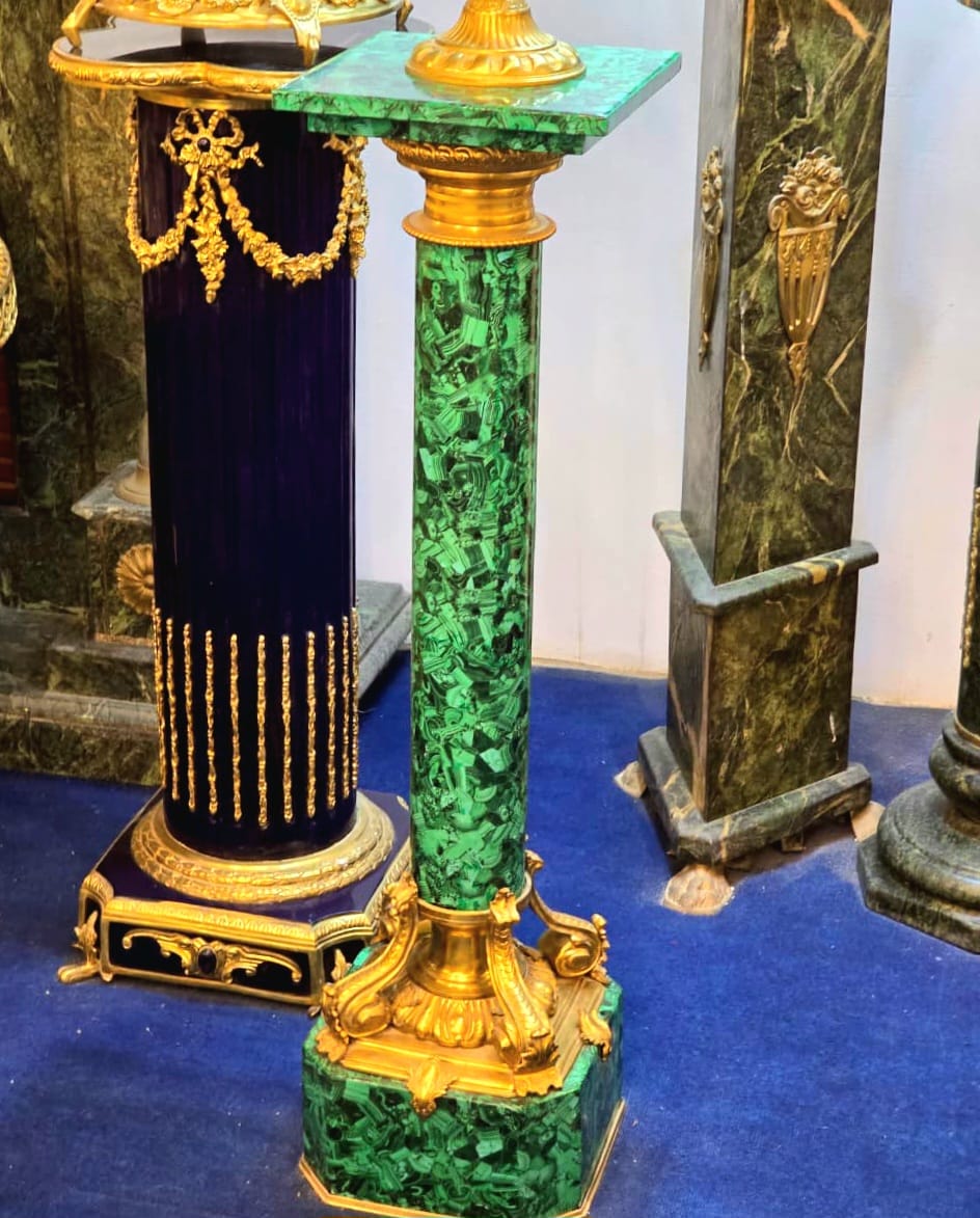Rococo Marbleized Green Pedestal with Gold Leaf Details – Tall Decorative Display Stand