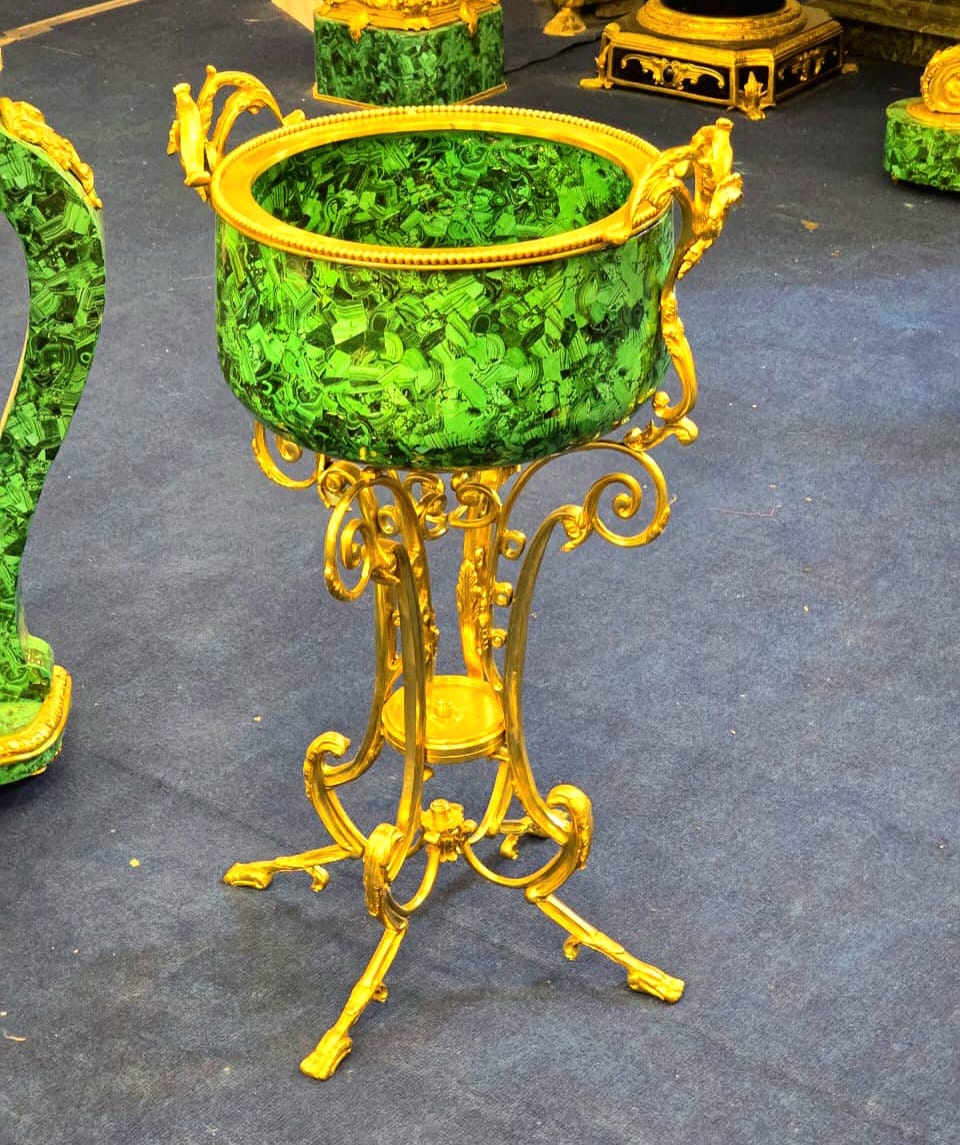 French Style Green Porcelain Cachepot with Gold Leaf & Bronze Accents – Decorative Statement Planter