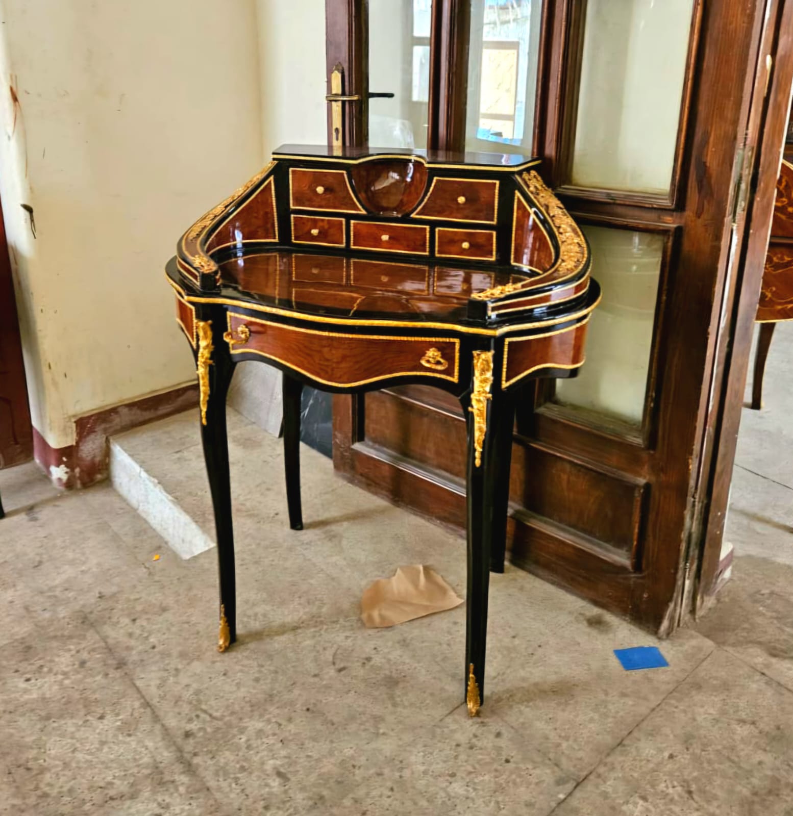 French Ladies Writing Desk with Gallery Rail & 6 Drawers – Bronze Mounted Vanity Desk