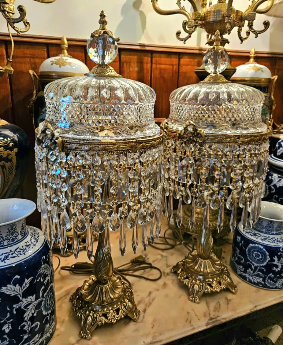 Vintage Crystal Table Lamp with Silver Leaf – Ornate Crystal Prism Accent Light
