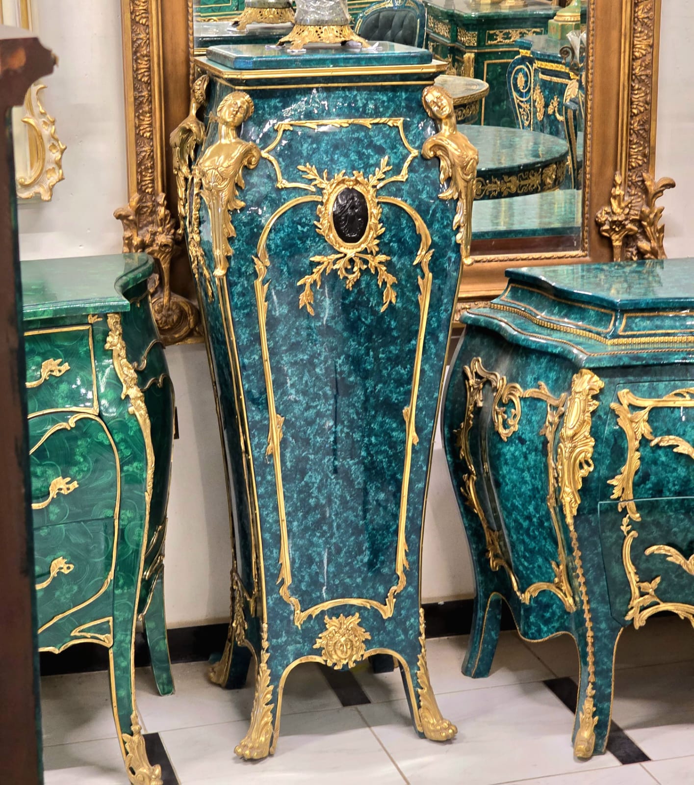 French Louis XV Emerald Green Pedestal with Gilded Bronze Mounts & Hand-Applied Gold Leaf