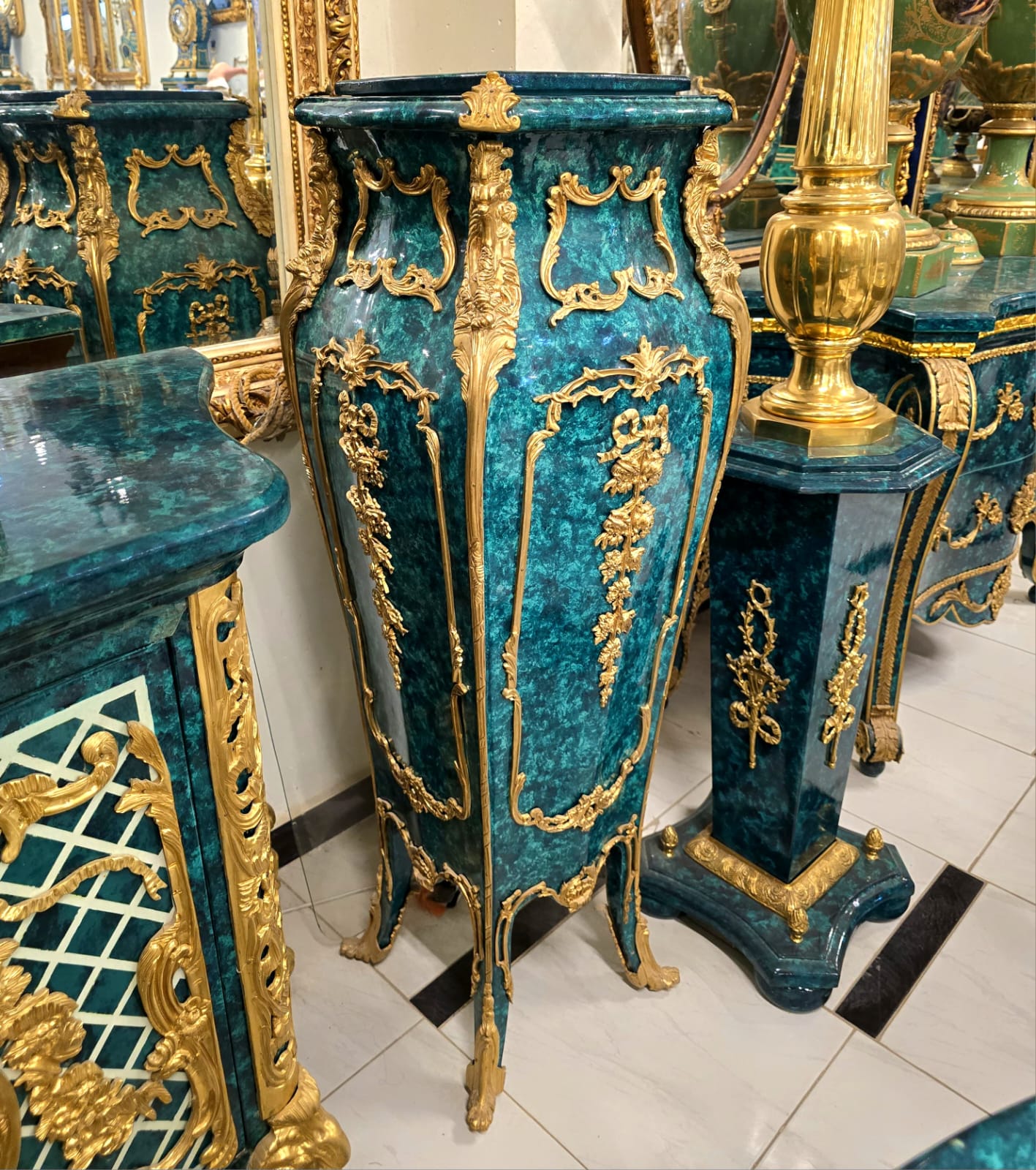 Elegant Louis XV Pedestal Stand in Bottle Green with Bronze Ormolu & Gilded Details