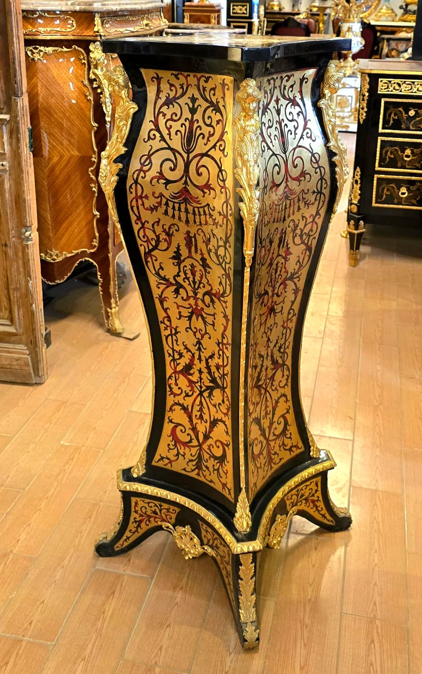 French Louis XV Pedestal Stand – Intricate Marquetry, Gilded Details & Hand-Applied Gold Leaf