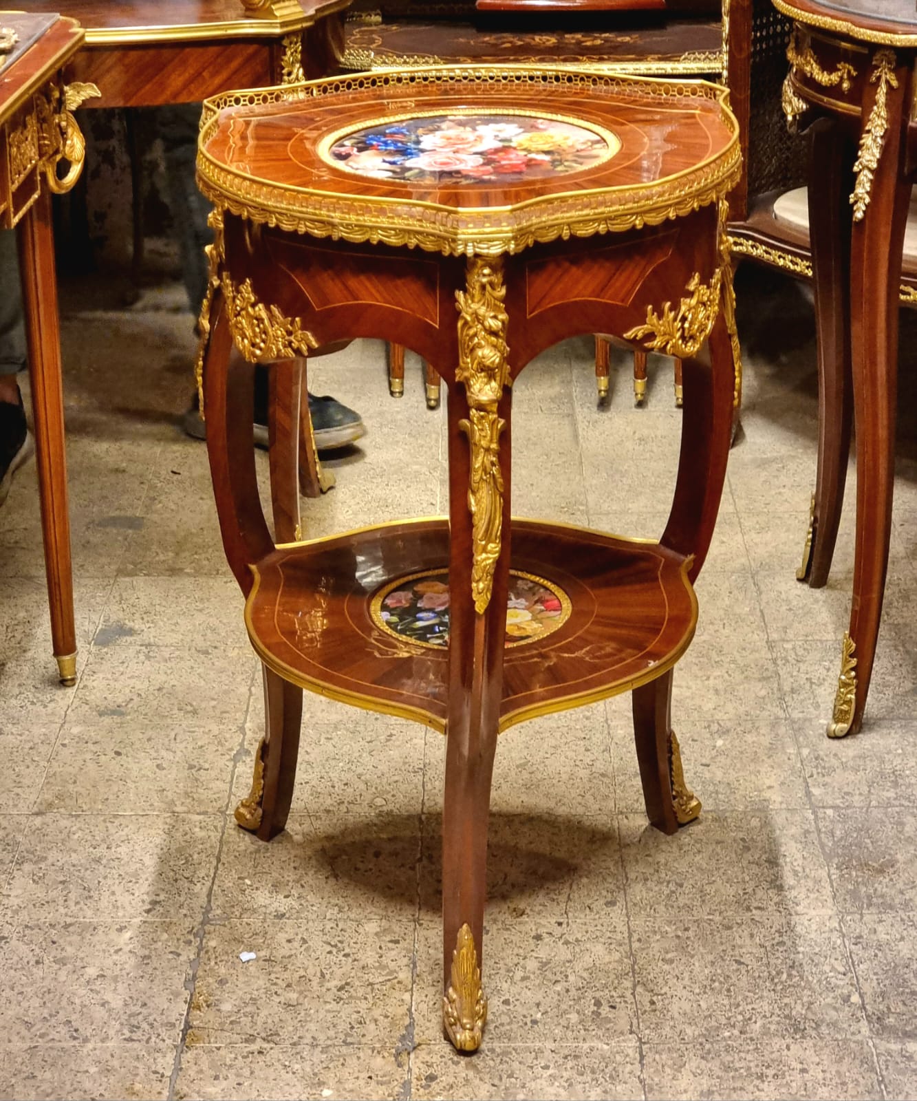 French Louis XV Side Table – Floral Inlay Top with Hand-Applied Gold Leaf Details