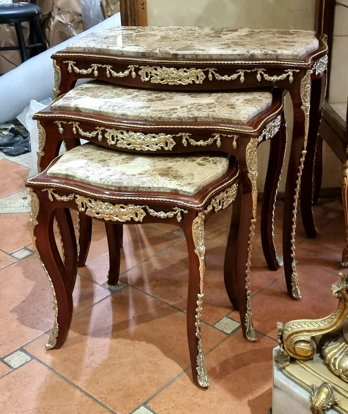French Rococo Nesting Tables – Set of 3 Marble-Top Accent Tables with Gilded Details