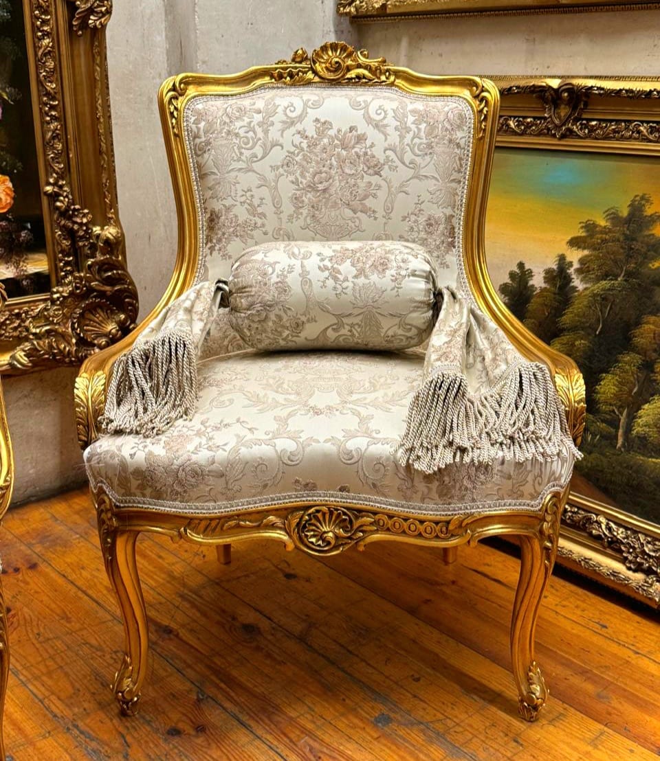 French Louis XV Armchair – Cream Floral Damask Upholstery, Gold Leaf Frame & Accent Cushion