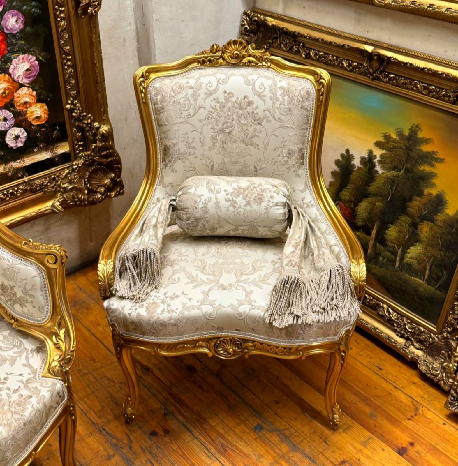 French Louis XV Armchair – Cream Floral Damask Upholstery, Gold Leaf Frame & Accent Cushion